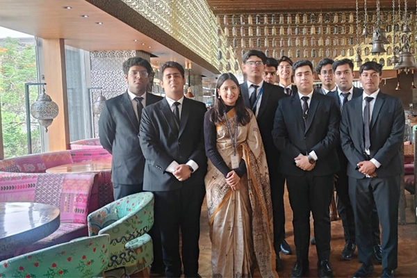 workshop on flower arrangement